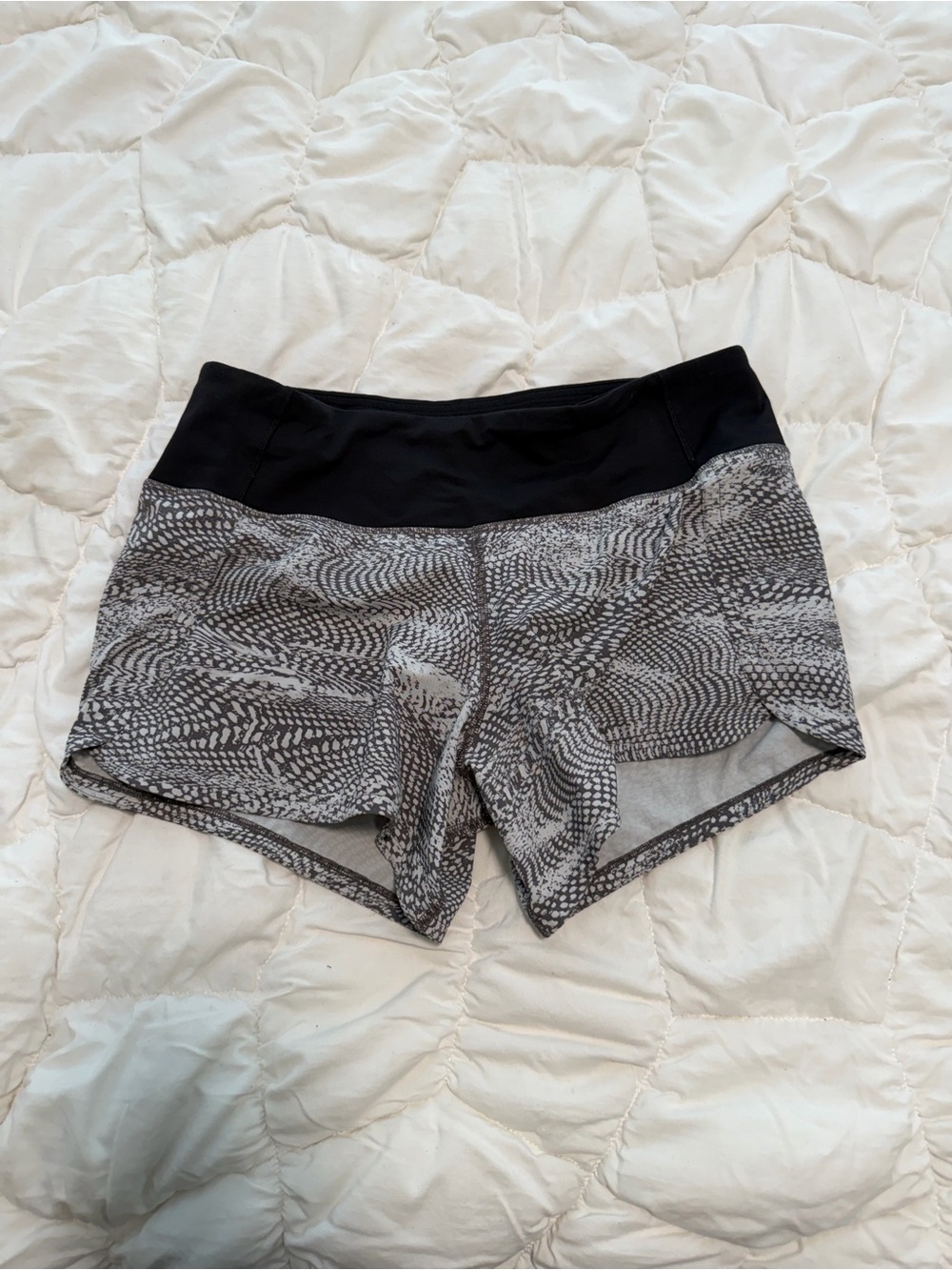 Womens Lululemon shorts 4